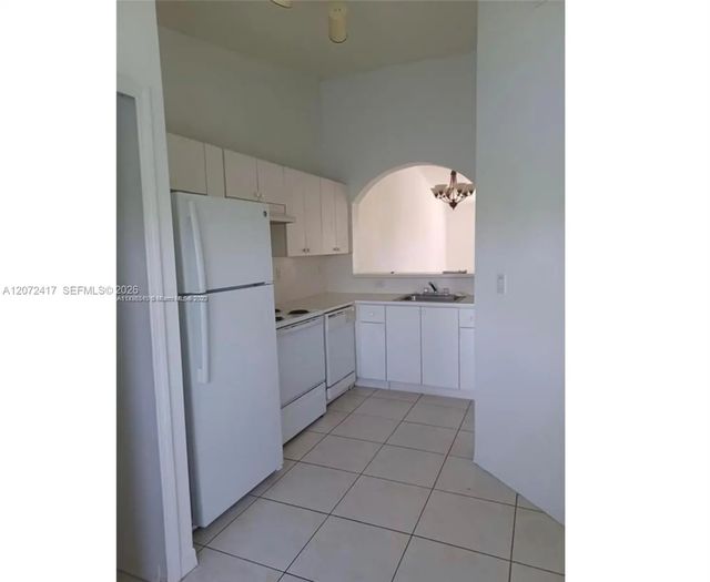 4 of 9 - 1270 Se 26th Street #205, Homestead, FL