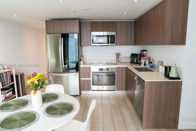 1600 Sw 1st Avenue #906, Miami