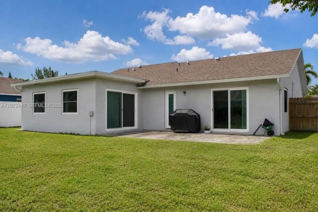 3 of 28 - 2001 Sw 87th Avenue, North Lauderdale, FL