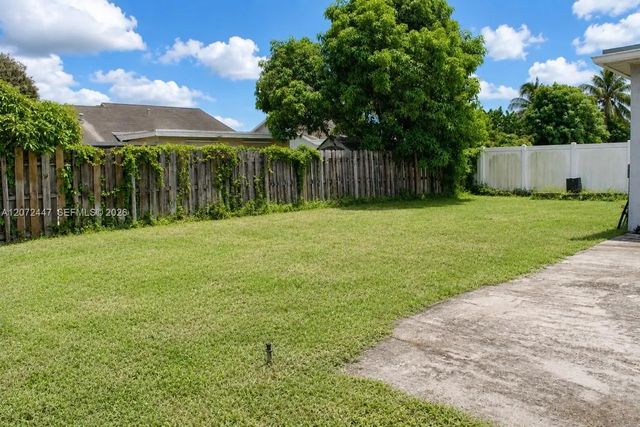 5 of 28 - 2001 Sw 87th Avenue, North Lauderdale, FL