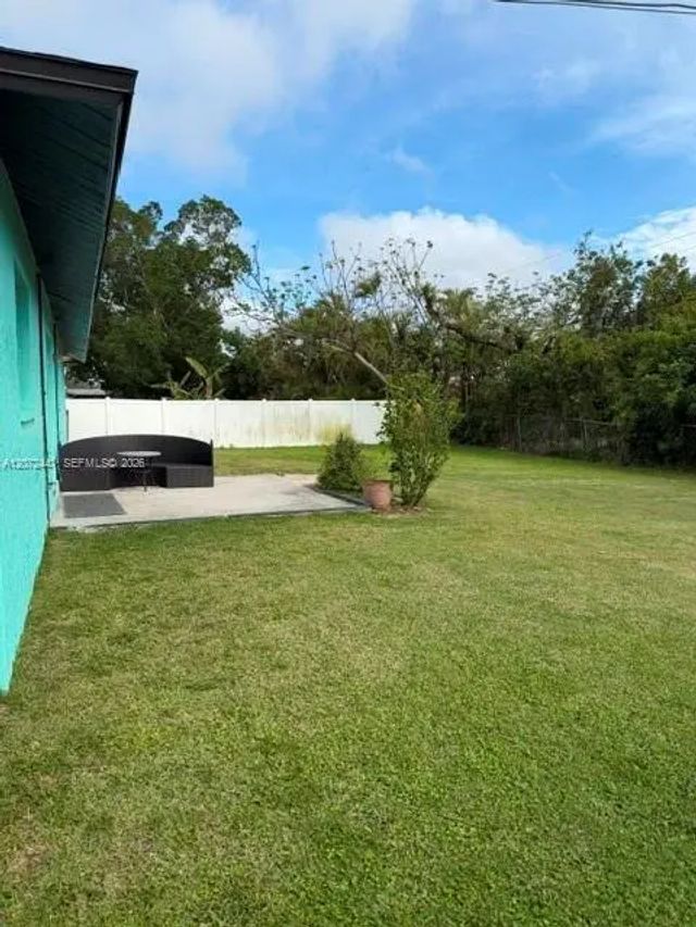 4 of 12 - 322 Se 46 Lane, Cape Coral, FL