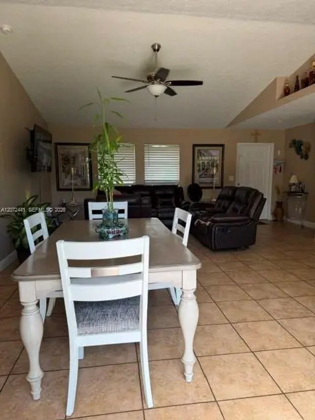 5 of 12 - 322 Se 46 Lane, Cape Coral, FL