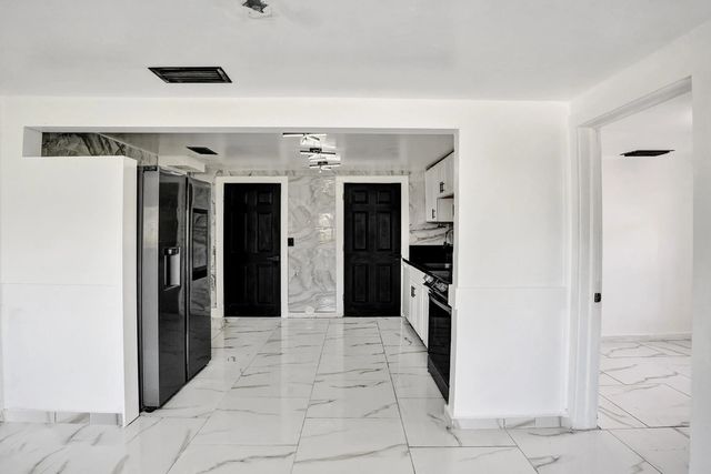 4 of 28 - 7936 Terrace Road, Lake Worth, FL