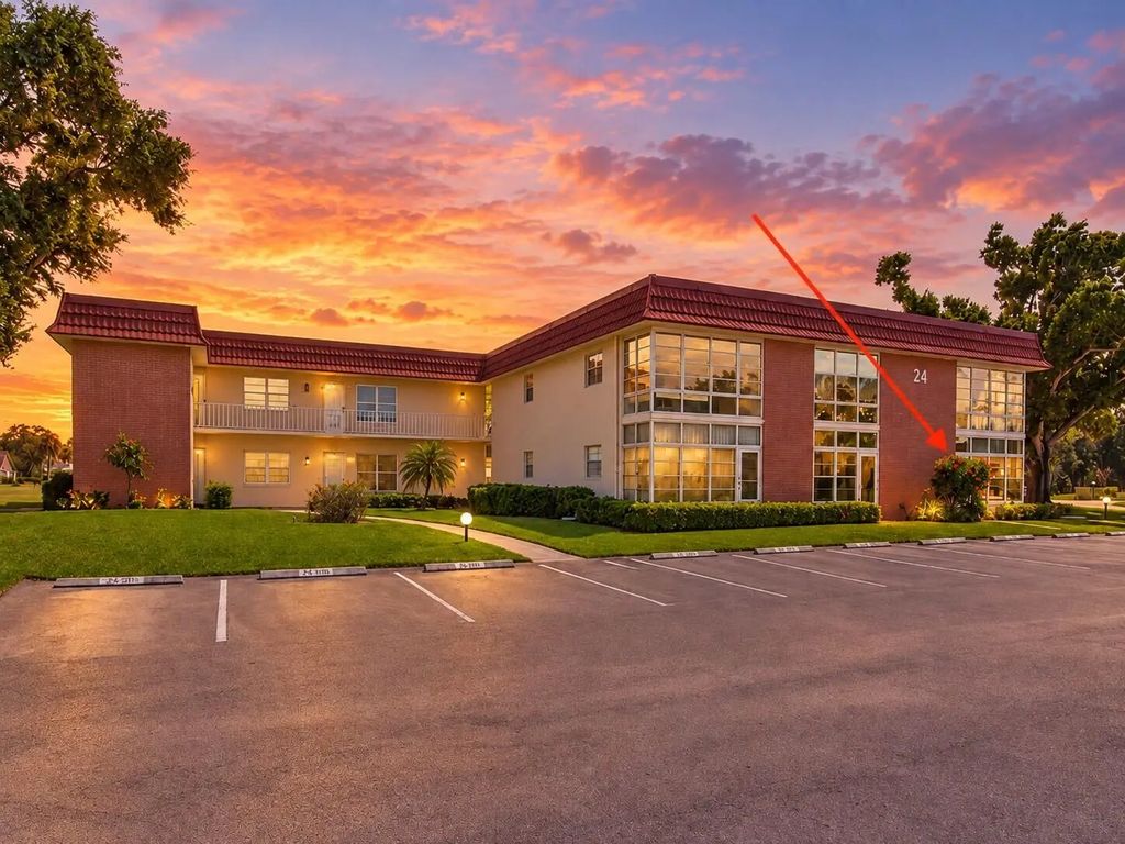 24 Pine Arbor Lane #103, Vero Beach
