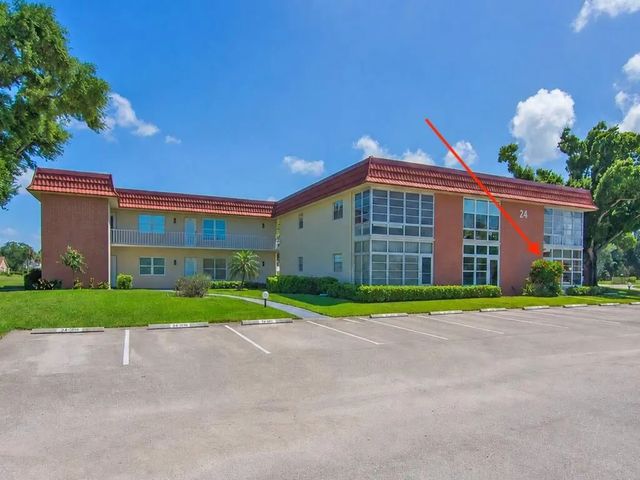 24 Pine Arbor Lane #103, Vero Beach