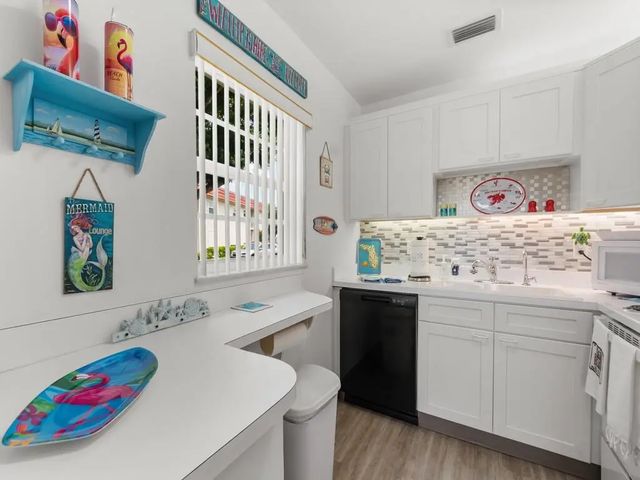 5 of 33 - 24 Pine Arbor Lane #103, Vero Beach, FL