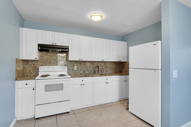 3 of 17 - 1208 W 32nd Street, Riviera Beach, FL