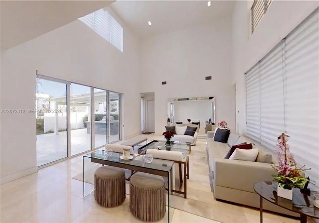 10229 Nw 74th Terrace, Doral