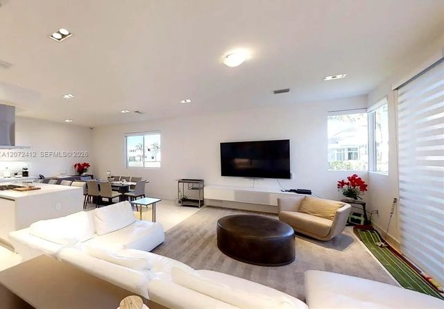 3 of 7 - 10229 Nw 74th Terrace, Doral, FL