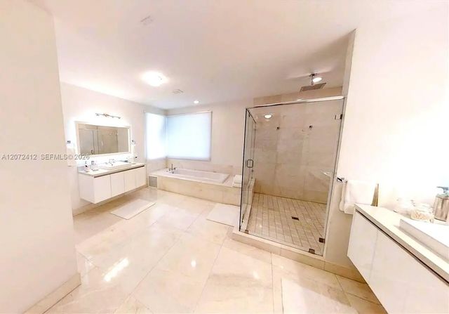 5 of 7 - 10229 Nw 74th Terrace, Doral, FL