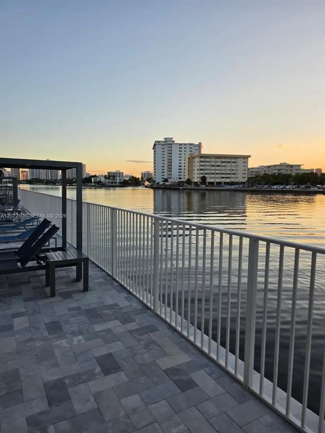 3 of 26 - 1833 S Ocean Drive #809, Hallandale Beach, FL