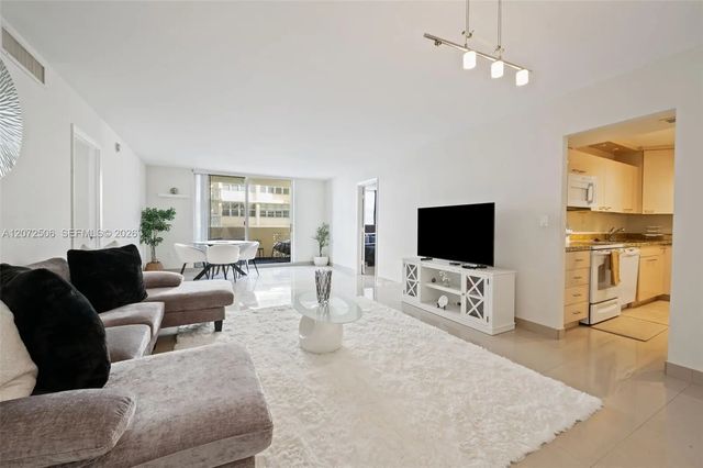 5 of 26 - 1833 S Ocean Drive #809, Hallandale Beach, FL