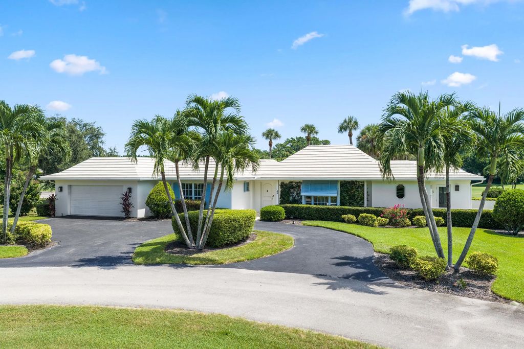 4 Country Club Circle, Village of Golf