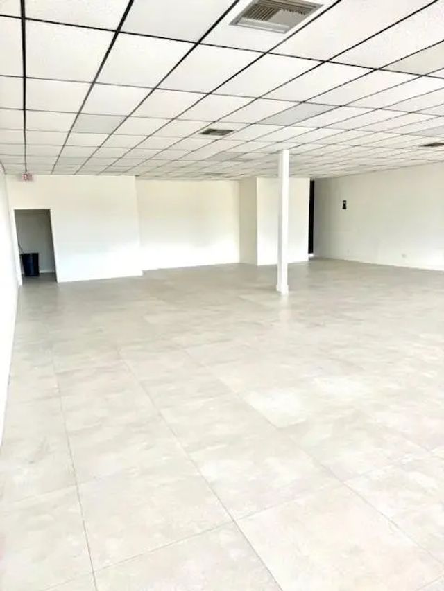 3 of 8 - 400 E Oakland Park Boulevard #404, Oakland Park, FL