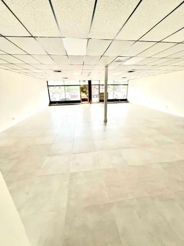 4 of 8 - 400 E Oakland Park Boulevard #404, Oakland Park, FL