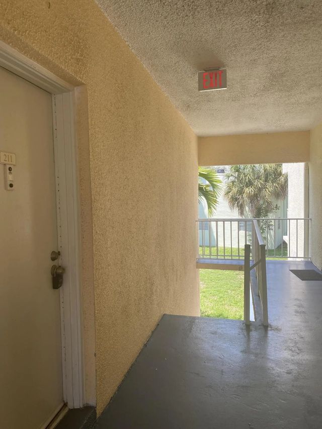 409 Executive Center Drive #211, West Palm Beach