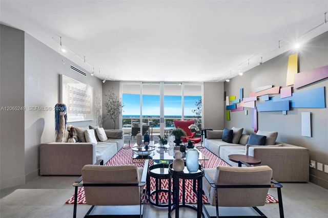 21050 Point Place #1006, Aventura