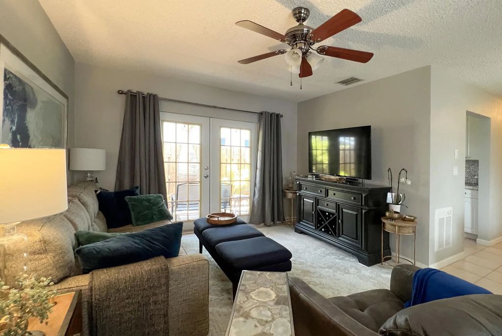 5932 Ne 17th Road, Fort Lauderdale