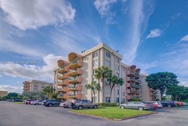 2 of 19 - 9320 Fontainebleau Boulevard #215, Miami, FL