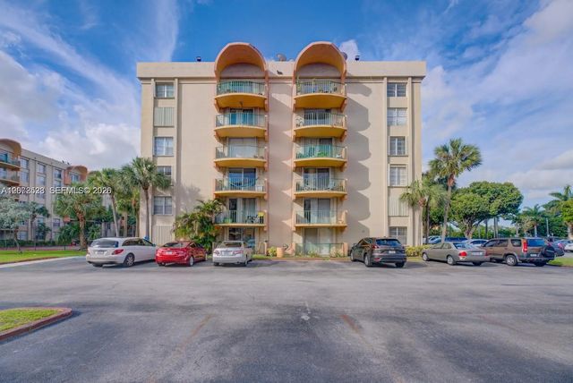 3 of 19 - 9320 Fontainebleau Boulevard #215, Miami, FL