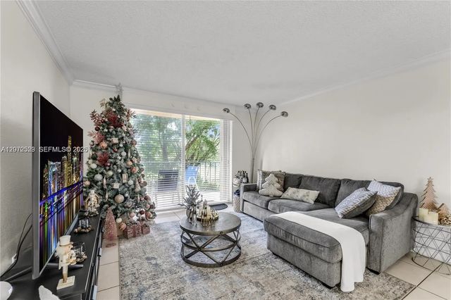 5 of 19 - 9320 Fontainebleau Boulevard #215, Miami, FL