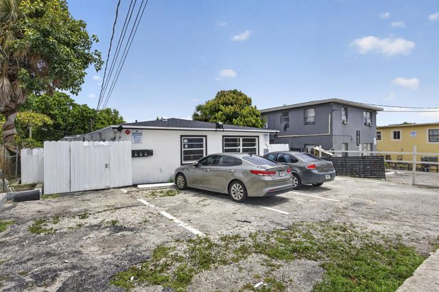 2 of 86 - 709 13th Street, West Palm Beach, FL