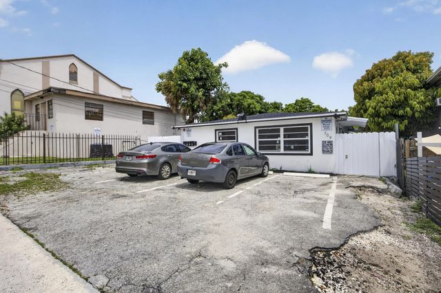 3 of 86 - 709 13th Street, West Palm Beach, FL