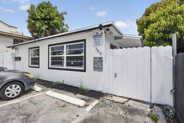 4 of 86 - 709 13th Street, West Palm Beach, FL