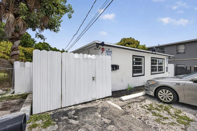 5 of 86 - 709 13th Street, West Palm Beach, FL