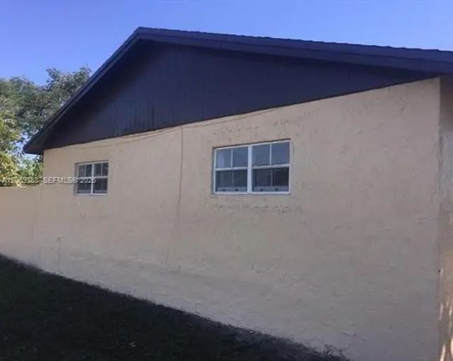 4 of 5 - 3009 Nw 204th Terrace, Miami Gardens, FL
