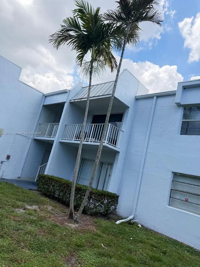 3 of 16 - 411 Executive Center Drive #109, West Palm Beach, FL