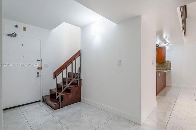 5 of 23 - 20347 W Country Club Drive #th15, Aventura, FL