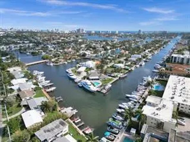 1050 Se 14th Place #15b, Fort Lauderdale