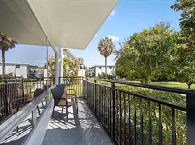 4 of 23 - 1050 Se 14th Place #15b, Fort Lauderdale, FL