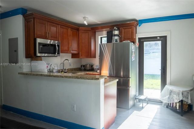 2 of 8 - 901 Nw 33rd Drive, Lauderhill, FL