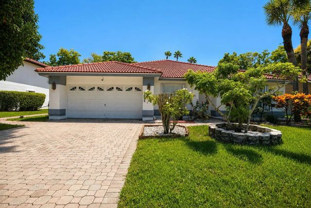 2 of 28 - 7606 Briar Cliff Circle, Lake Worth, FL