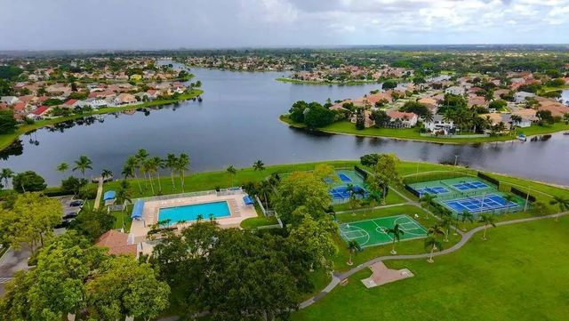 5 of 28 - 7606 Briar Cliff Circle, Lake Worth, FL