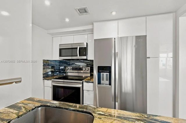 3 of 24 - 1200 West Avenue #815, Miami Beach, FL