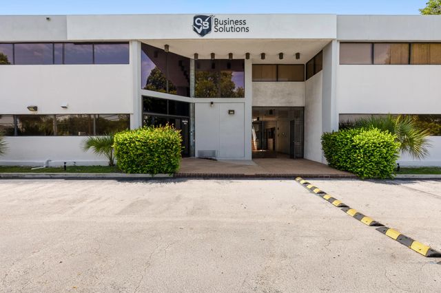 3 of 7 - 4524 Gun Club Road #203, West Palm Beach, FL