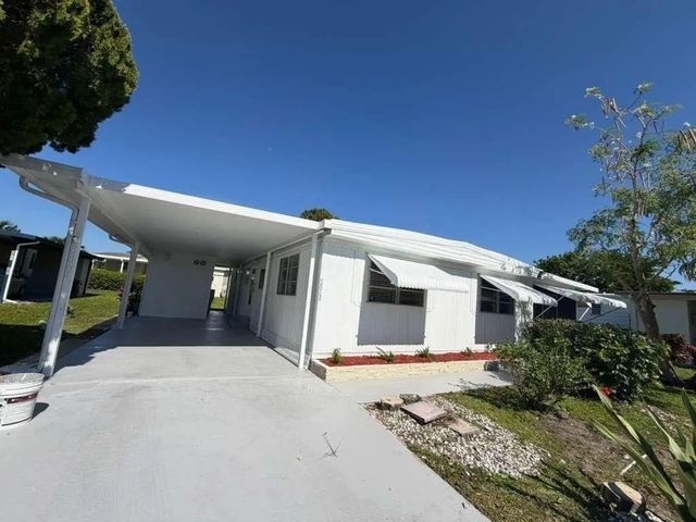 8864 Kings Drive, Boynton Beach