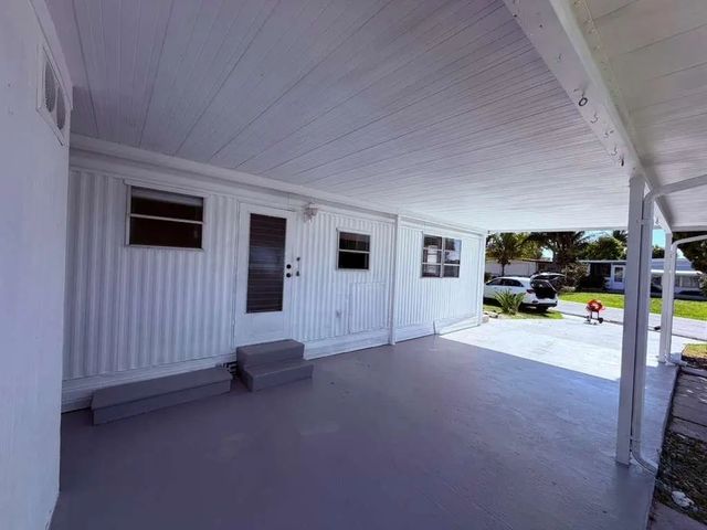 4 of 25 - 8864 Kings Drive, Boynton Beach, FL