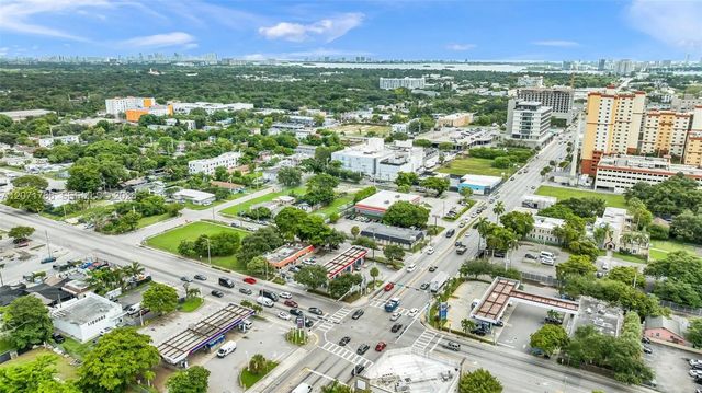 2 of 26 - 8011 Ne Miami Court, Miami, FL