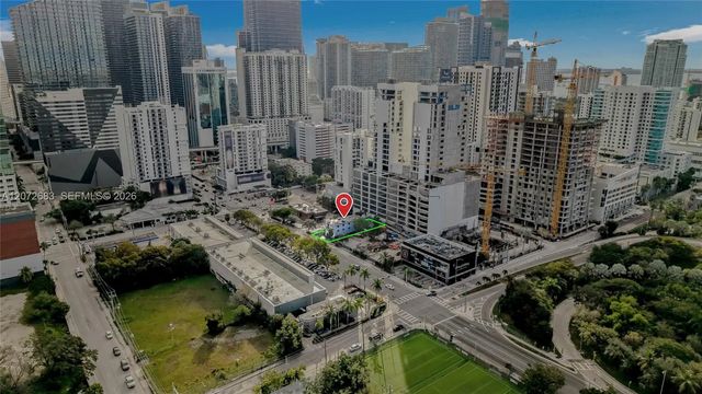 232 Sw 8th Street, Miami