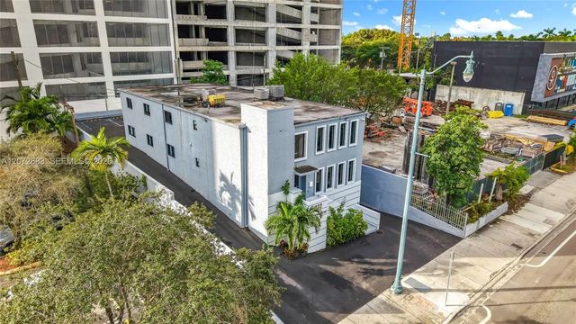 2 of 3 - 232 Sw 8th Street, Miami, FL
