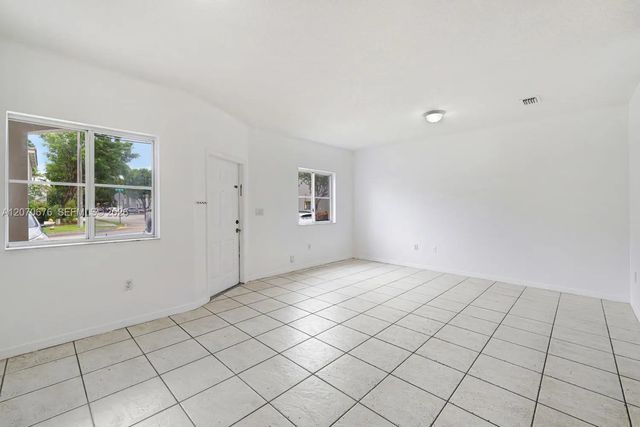 5 of 31 - 1700 Se 31st Court, Homestead, FL