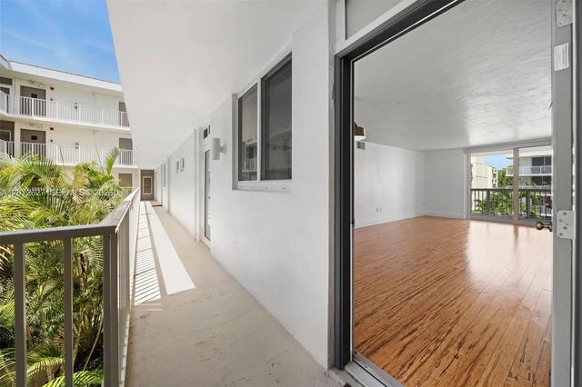 3 of 29 - 1670 Bay Road #4b, Miami Beach, FL