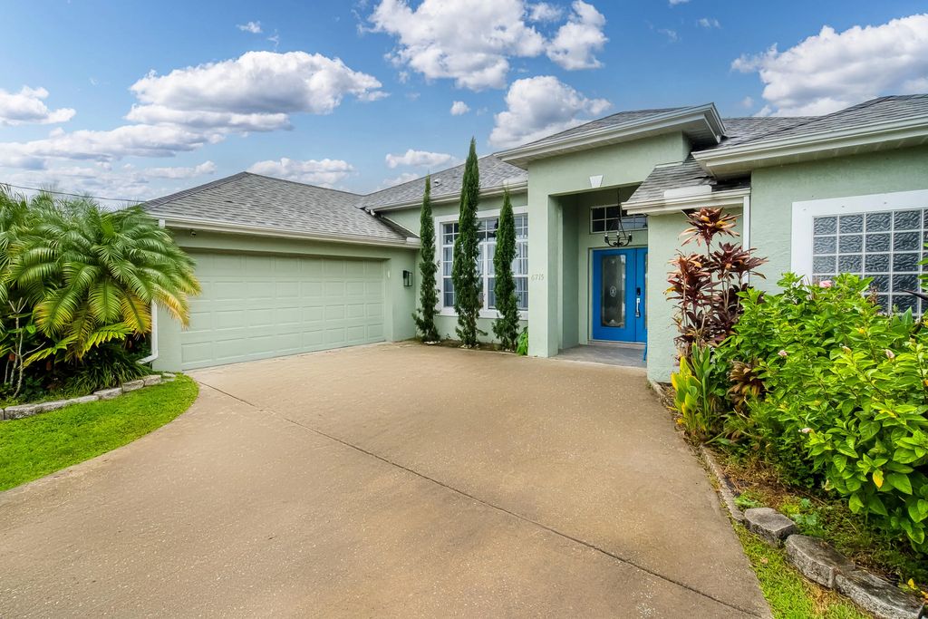 6715 Nw Pinson Court, Port St. Lucie