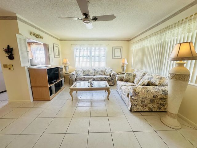 4 of 63 - 41 Lyndhurst B, Deerfield Beach, FL
