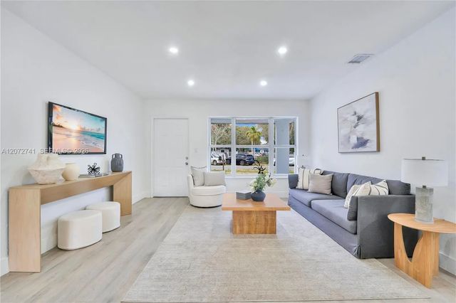 3 of 30 - 40 Se 3rd Terrace, Dania Beach, FL