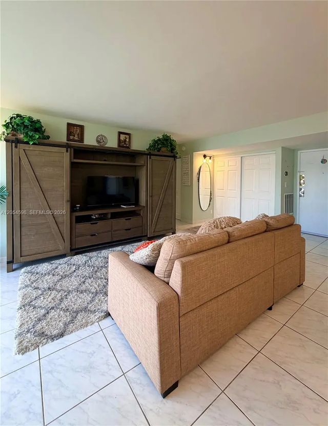 3 of 24 - 17021 N Bay Road #802, Sunny Isles Beach, FL